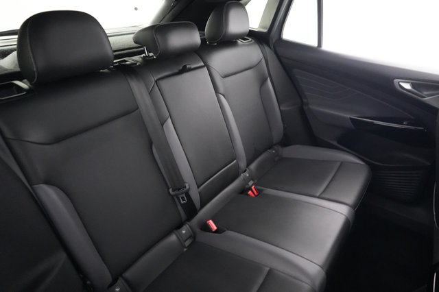 2023 Volkswagen ID.4 — photo 4 of 23
