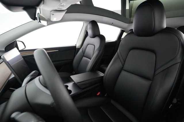 2024 Tesla Model Y — photo 3 of 28