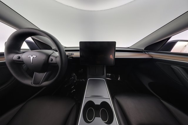 2024 Tesla Model Y — photo 23 of 28