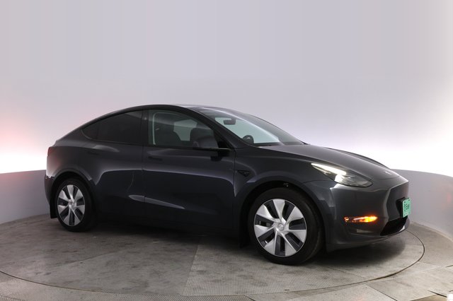 2024 Tesla Model Y — photo 11 of 28