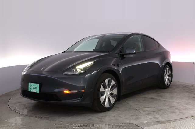 2024 Tesla Model Y — VIN 7SAYGAEE8RF049277