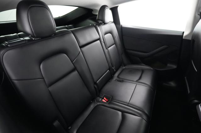 2024 Tesla Model Y — photo 4 of 28