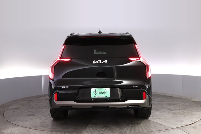 2024 Kia EV9 — photo 12 of 23