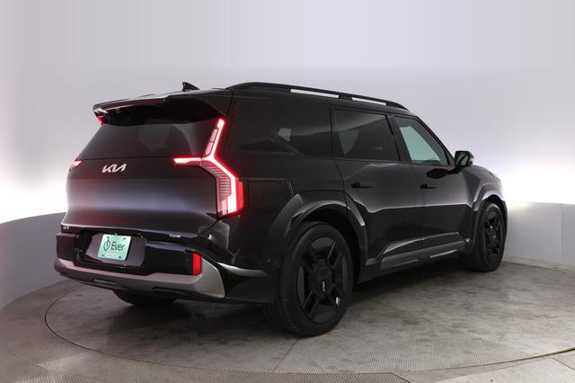 2024 Kia EV9 — photo 2 of 23