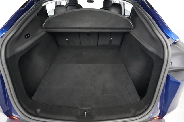 2026 Tesla Model Y — photo 6 of 22