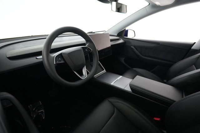 2026 Tesla Model Y — photo 18 of 22