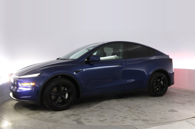 2026 Tesla Model Y — photo 14 of 22