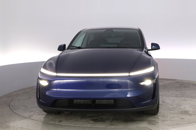 2026 Tesla Model Y — photo 9 of 22