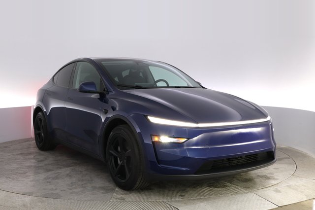 2026 Tesla Model Y — photo 10 of 22