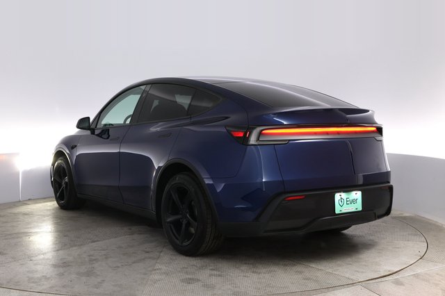 2026 Tesla Model Y — photo 13 of 22