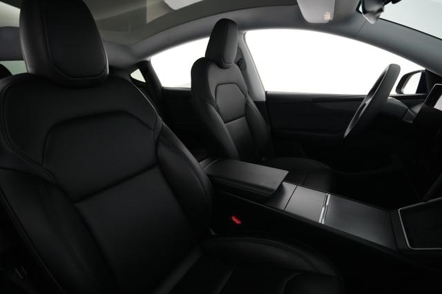 2026 Tesla Model Y — photo 3 of 22