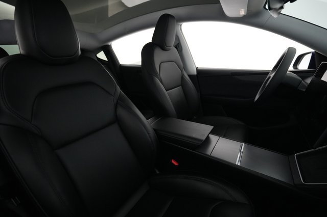 2026 Tesla Model Y — photo 3 of 22