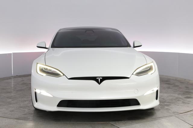 2022 Tesla Model S — photo 9 of 22