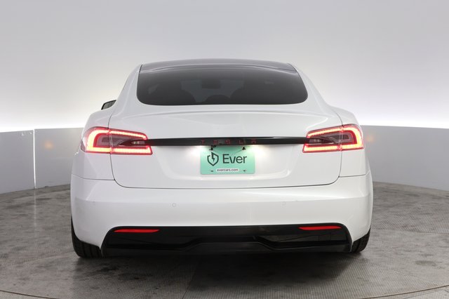 2022 Tesla Model S — photo 12 of 22