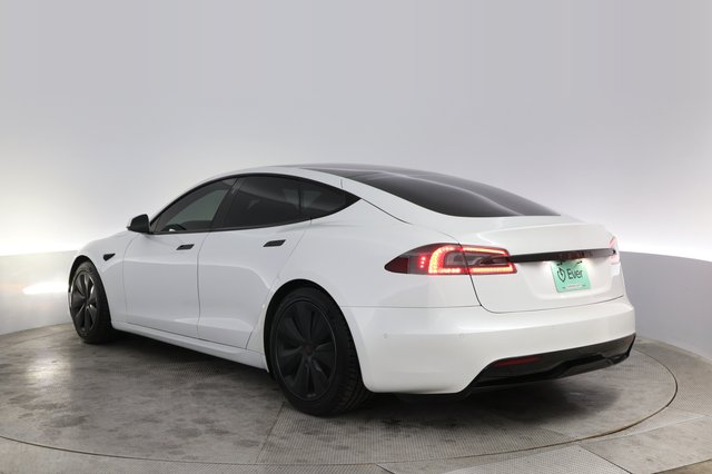 2022 Tesla Model S — photo 13 of 22