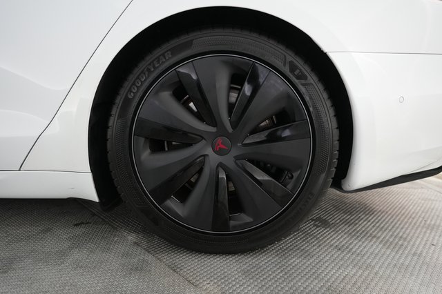 2022 Tesla Model S — photo 7 of 22