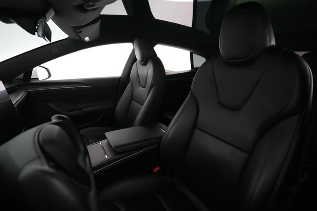 2022 Tesla Model S — photo 3 of 22