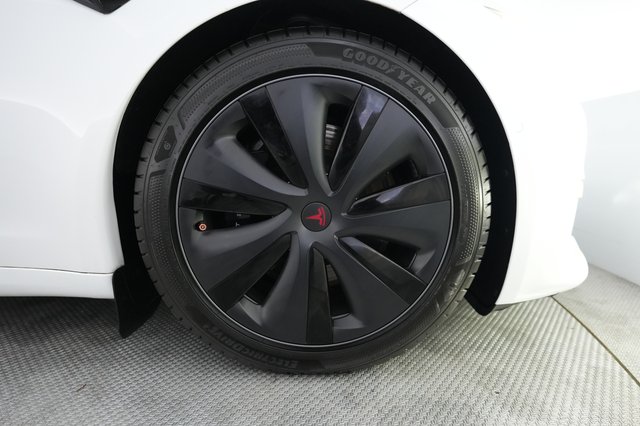 2022 Tesla Model S — photo 16 of 22