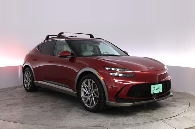 2023 Genesis GV60 — photo 10 of 21
