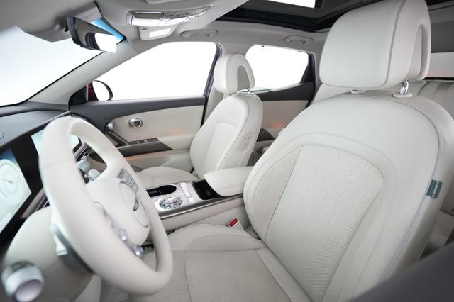 2023 Genesis GV60 — photo 3 of 21