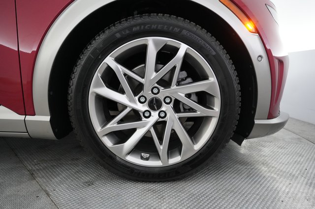 2023 Genesis GV60 — photo 16 of 21