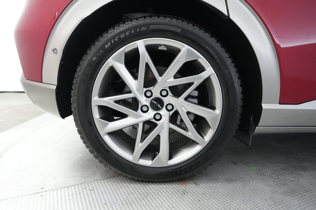 2023 Genesis GV60 — photo 17 of 21
