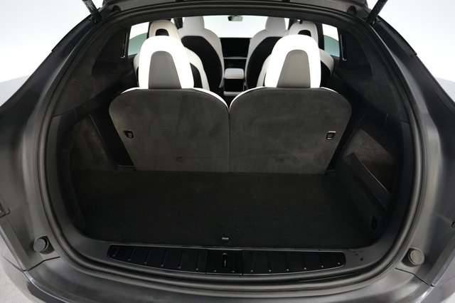 2023 Tesla Model X — photo 6 of 24