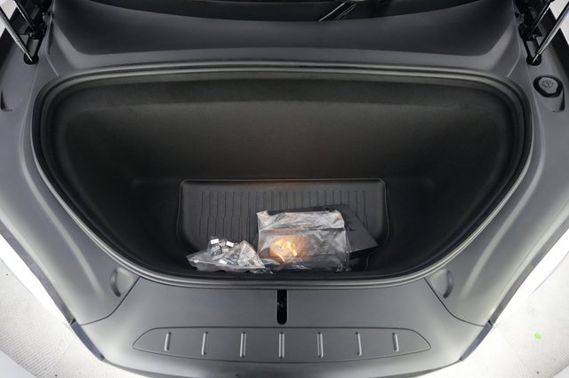 2023 Tesla Model X — photo 23 of 24