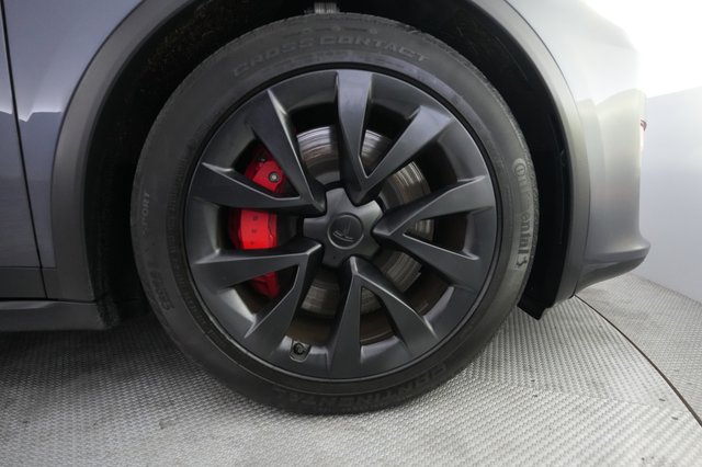 2023 Tesla Model X — photo 16 of 24