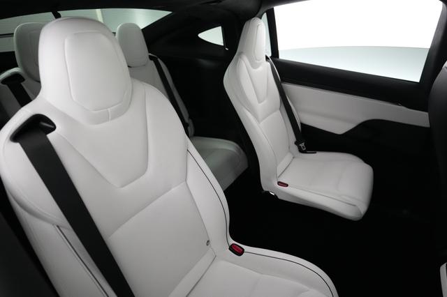 2023 Tesla Model X — photo 4 of 24