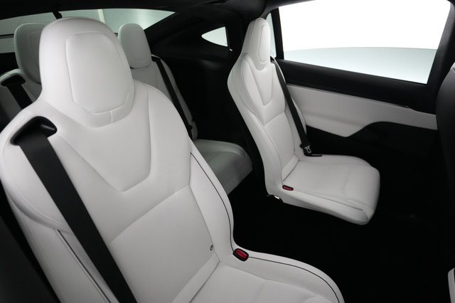 2023 Tesla Model X — photo 4 of 24