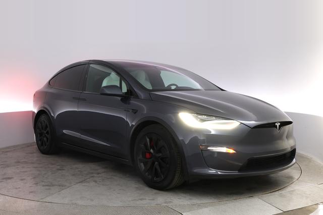 2023 Tesla Model X — photo 10 of 24