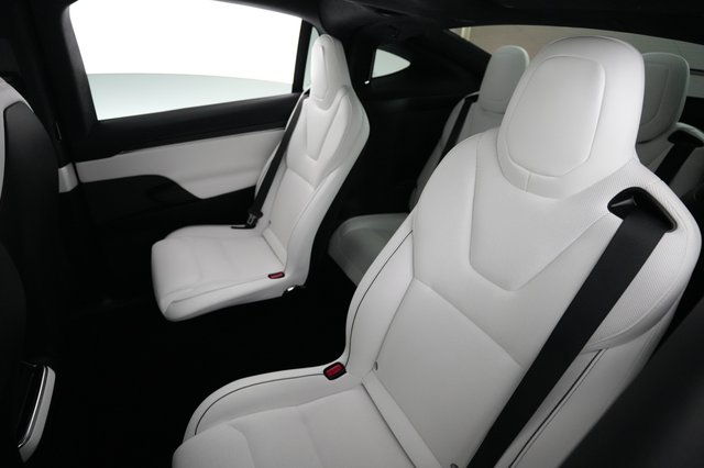 2023 Tesla Model X — photo 19 of 24