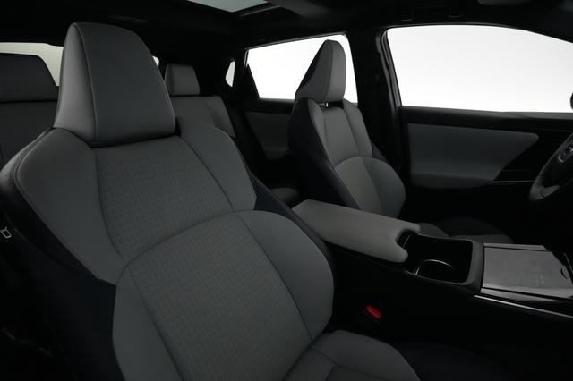 2023 Subaru Solterra — photo 3 of 21