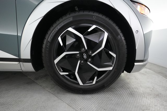 2024 Hyundai IONIQ 5 — photo 16 of 26