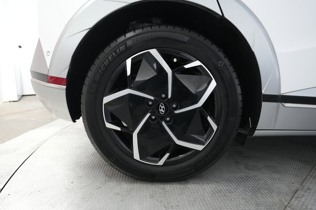 2024 Hyundai IONIQ 5 — photo 16 of 20