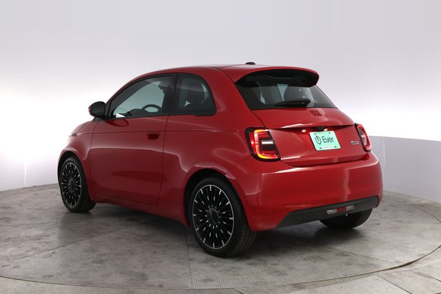 2024 Fiat 500e — photo 13 of 27