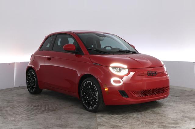 2024 Fiat 500e — photo 10 of 27