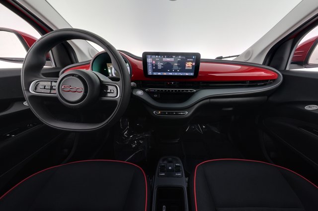 2024 Fiat 500e — photo 20 of 27