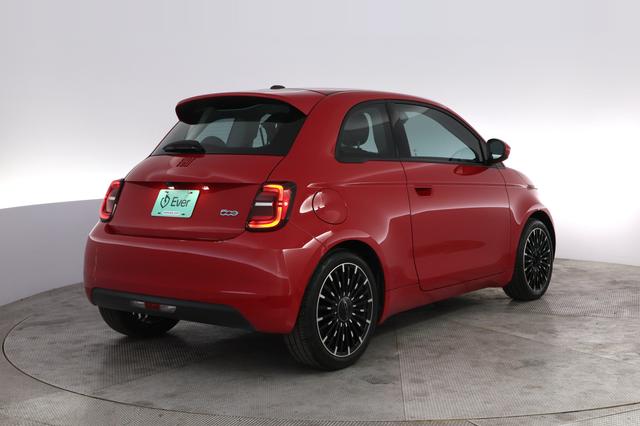 2024 Fiat 500e — photo 2 of 27