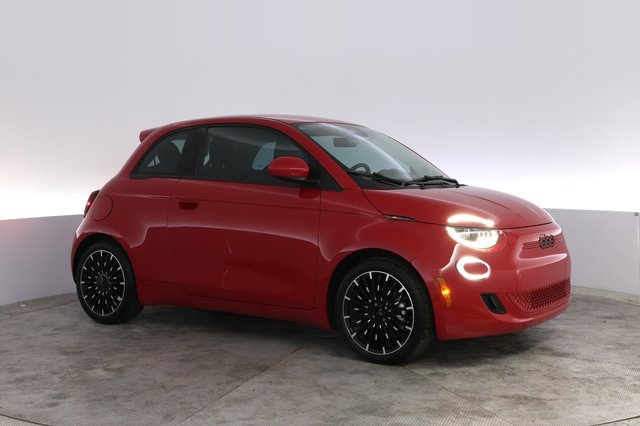 2024 Fiat 500e — photo 11 of 27