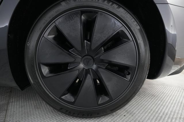 2024 Tesla Model 3 — photo 7 of 21