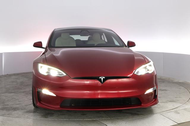 2024 Tesla Model S — photo 9 of 22