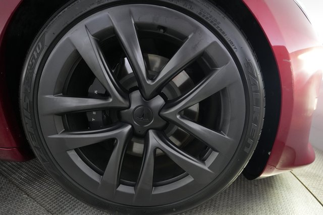 2024 Tesla Model S — photo 16 of 22