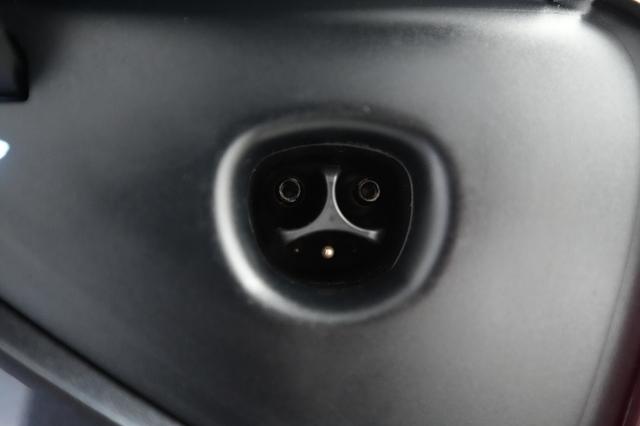2024 Tesla Model Y — photo 8 of 21
