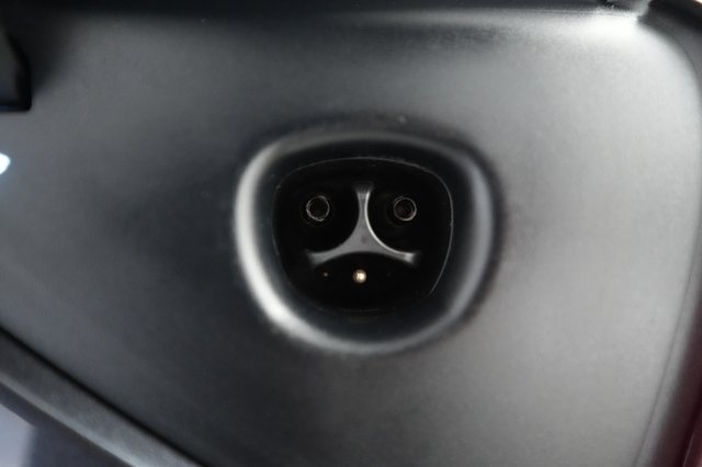 2024 Tesla Model Y — photo 8 of 21