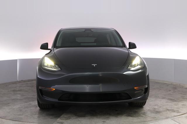 2024 Tesla Model Y — photo 9 of 21
