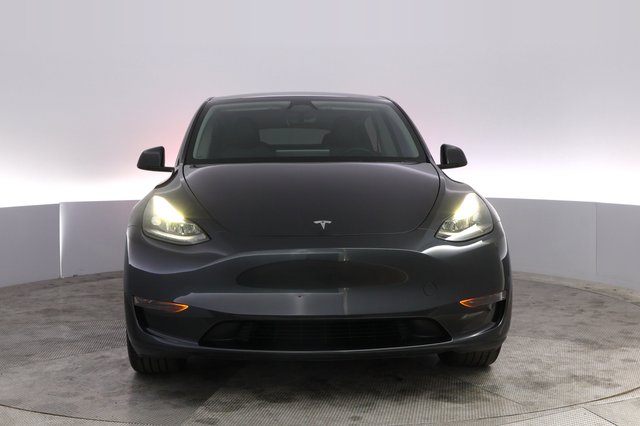 2024 Tesla Model Y — photo 9 of 21