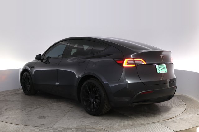 2024 Tesla Model Y — photo 13 of 21
