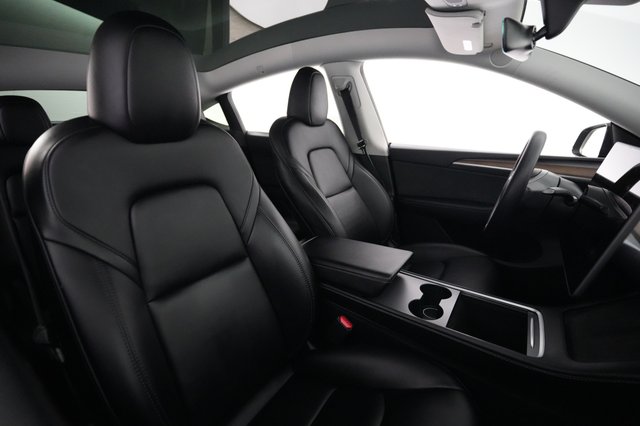 2024 Tesla Model Y — photo 18 of 21